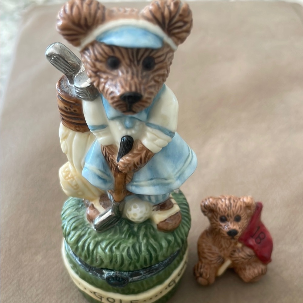 Boyd’s Bears - Bearware Pottery golfer trinket box w/surprise mini bear inside